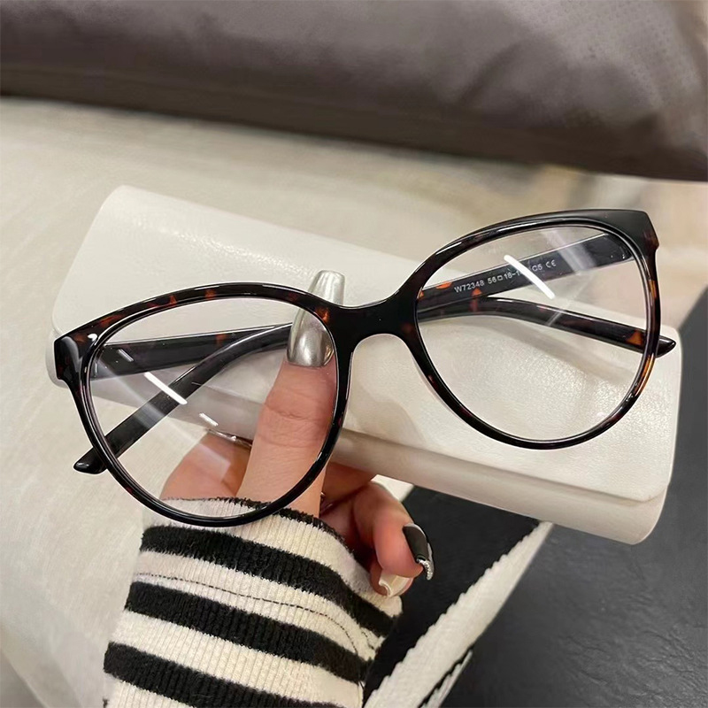 Cat-Eye Large Frame Glasses For Women Retro European And American Contrast Color Flat Glasses With Degree Plain Glasses Frame Trendy W72348