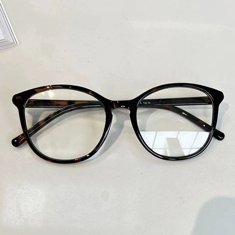 Xiao Xiangfeng Black Frame Glasses Female Net Red Makeup Artifact Can Be Matched With Degree Ultra-Light Small Face Oval Cat Eye Frame 9071